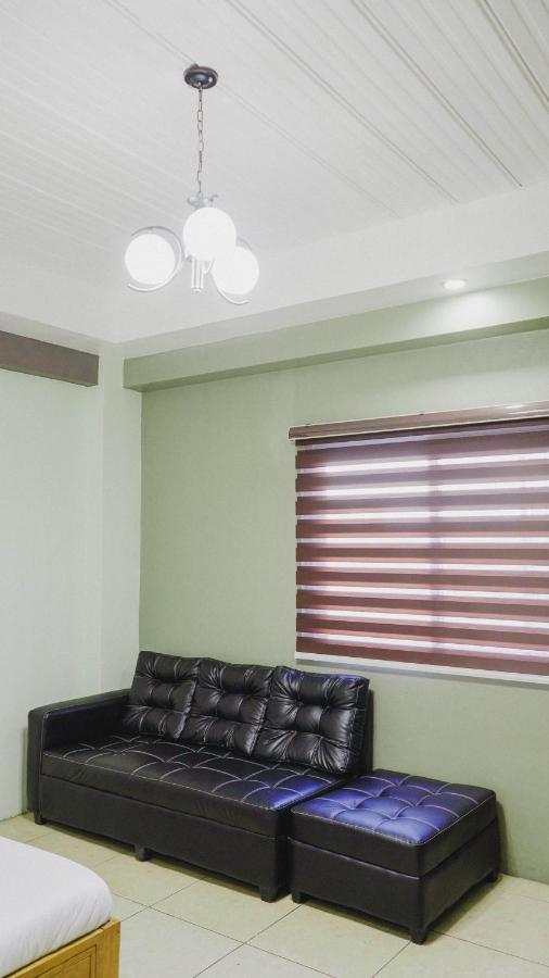 2428 Suites Urdaneta 外观 照片