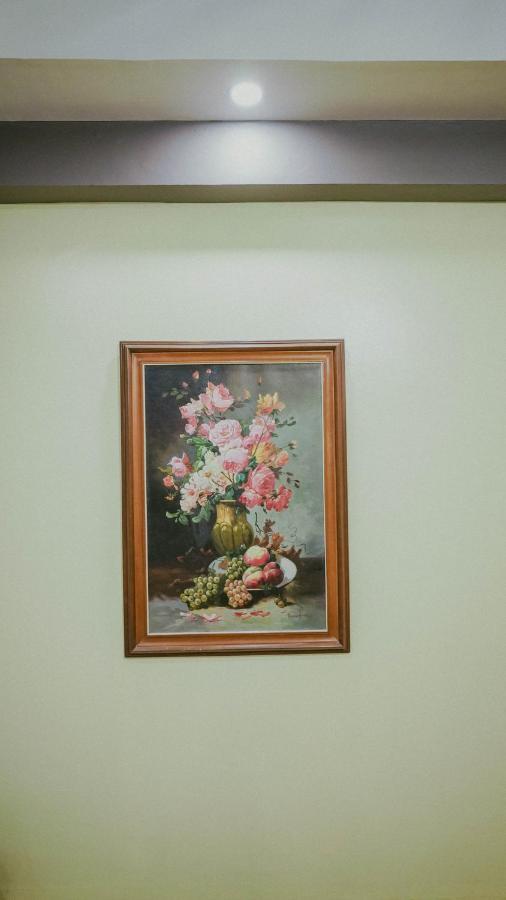 2428 Suites Urdaneta 外观 照片