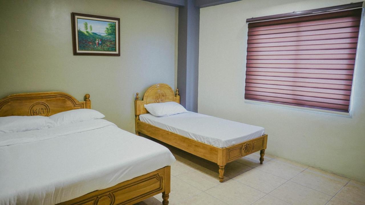 2428 Suites Urdaneta 外观 照片