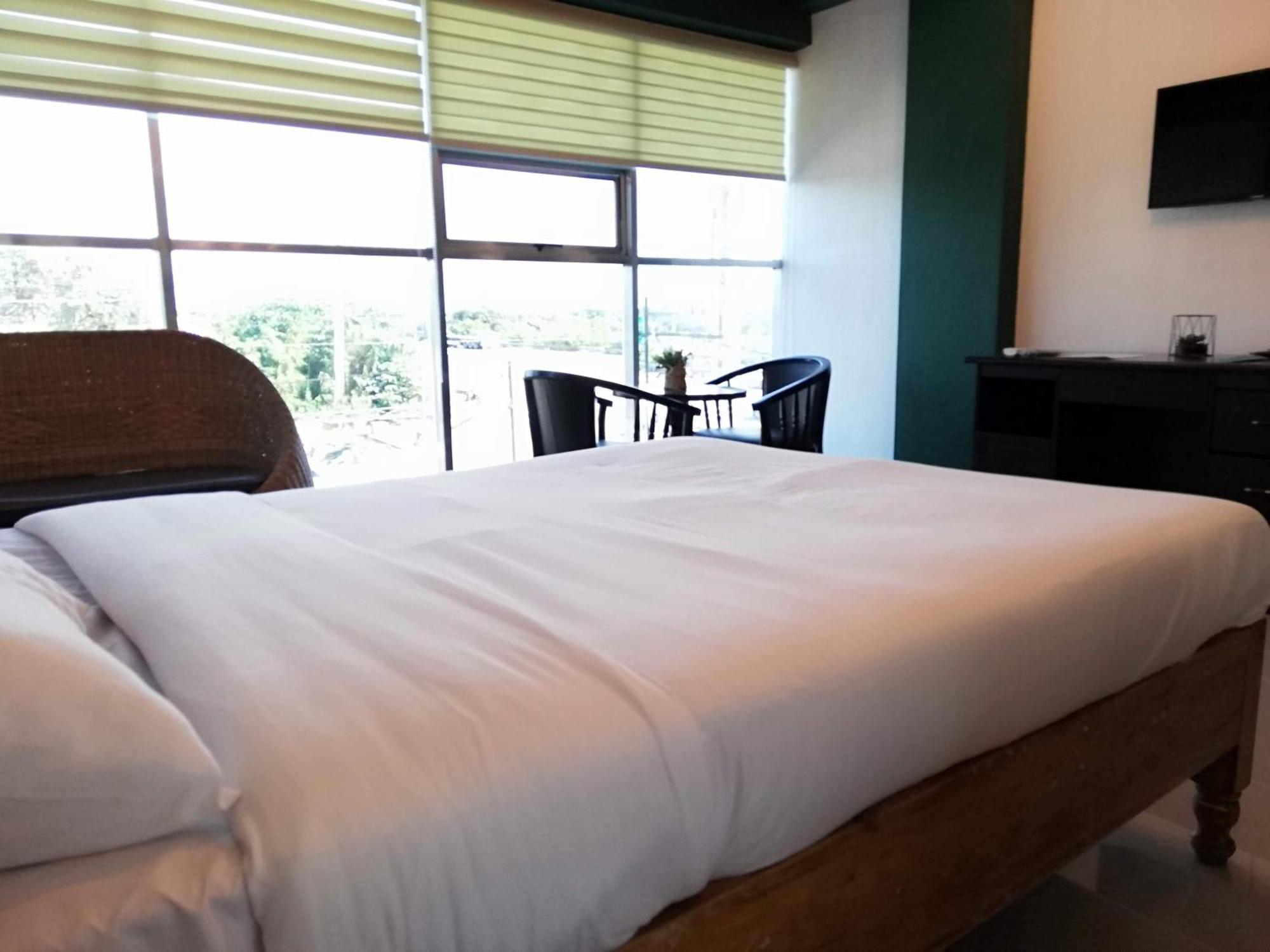 2428 Suites Urdaneta 客房 照片